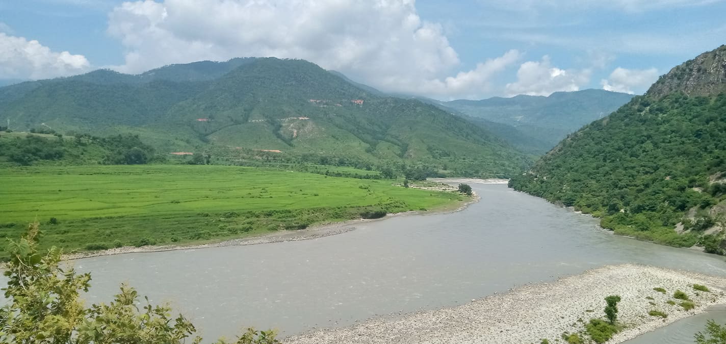 भेरि नदि किनारमा वेवारिसे लास फेला पर्याे