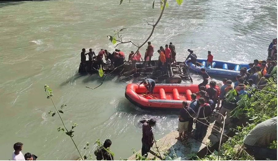 सुकुटे बस दुर्घटना : मृत्यु हुनेको संख्या १४ पुग्यो