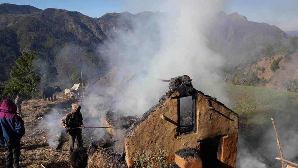 सल्यानमा आगलागी हुँदा एक घर जलेर नष्ट
