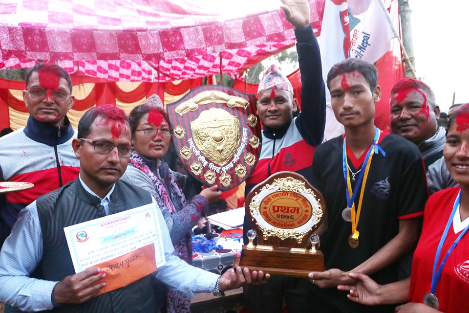 रनिङ्ग शिल्डको उपाधि जनता मावि रागेचौरलाई
